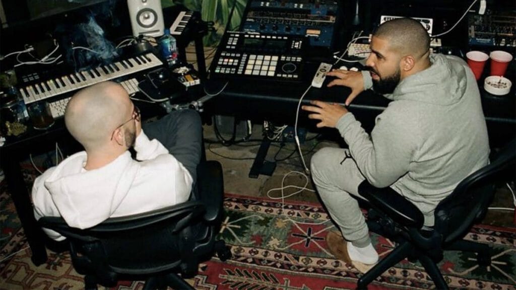 Drake et son producteur 40, en pleine séance de travail sur un sample  