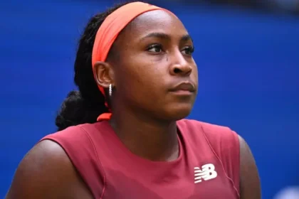 Coco Gauff célébrant sa victoire Roland Garros 2025 finale Sabalenka