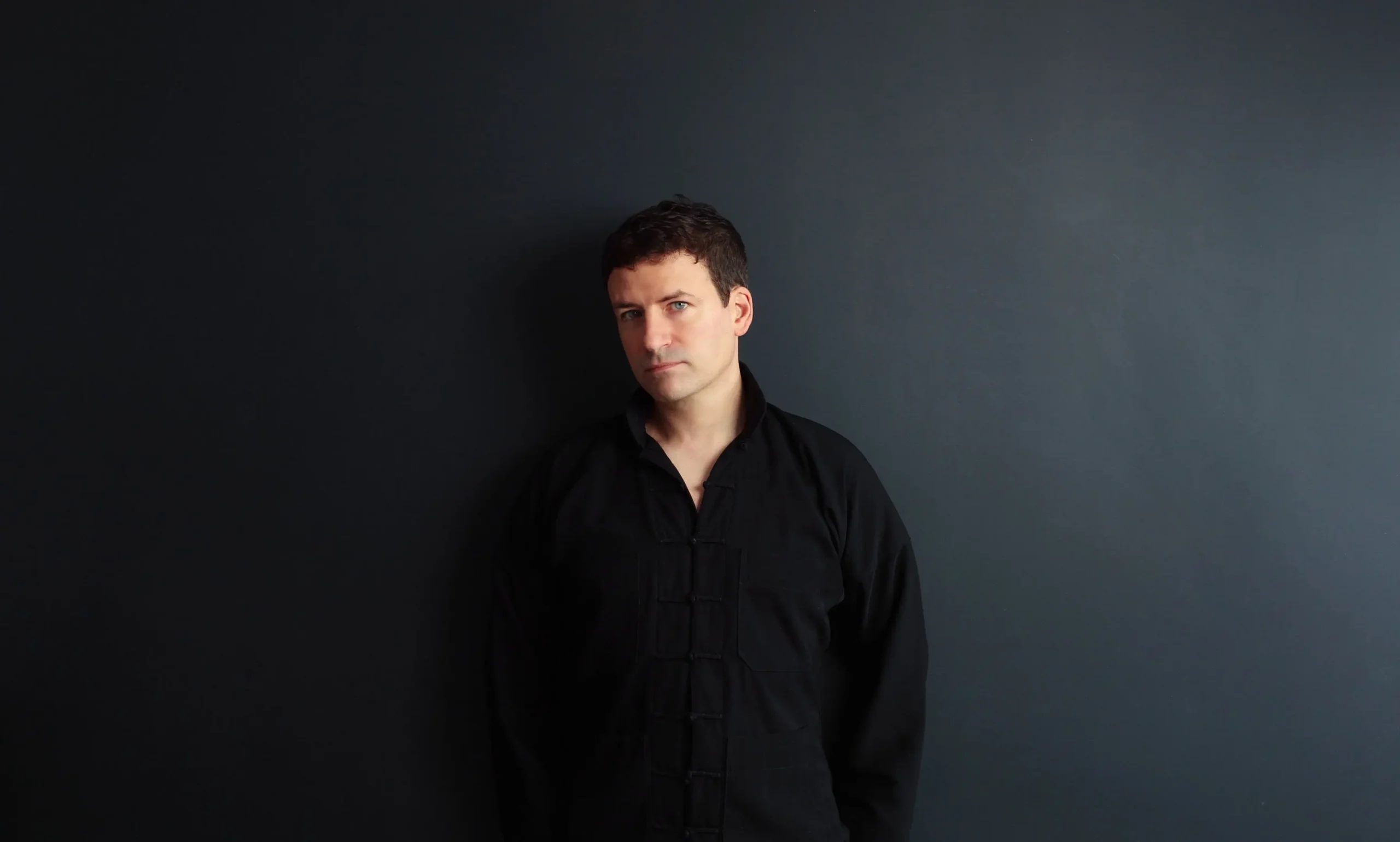 Nicolas Fraissinet reprend La corrida de Francis Cabrel en piano-voix