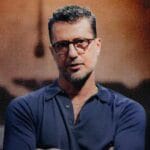 Fabrizio Corona, assis face camera