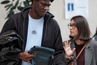 Doums pour son proces pour violences conjugales