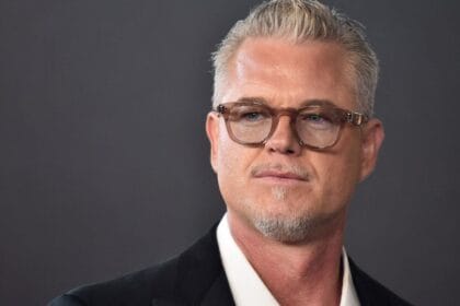Eric Dane, le Dr McSteamy de Grey's Anatomy, décédé à 53 ans, On vous dit tout ! 4 Eric Dane, posant devant la caméra