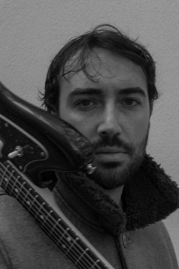 Arthur Mess bascule de l'ingénierie à l'industrie musicale avec son EP "J'ai rêvé d'être artiste" 2 Arthur Mess