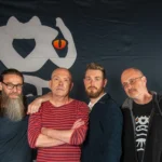 BAÏKI crée la sensation avec "KosmoX", une satire pointue et mordante sur l’obsession humaine 2 BAÏKI dévoile KosmoX, un single satirique aussi drôle que dérangeant