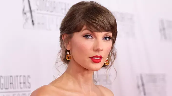 Taylor Swift est actuellement l'artiste la plus diffusée sur les radios et télévisions françaises en 2026 1 Taylor Swift est actuellement l'artiste la plus diffusée sur les radios et télévisions françaises en 2026
