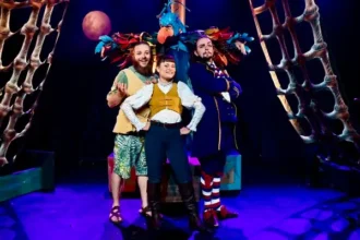 Zélie la Pirate revient à Paris pour embarquer petits et grands dans son nouveau spectacle musical 5 Zélie la Pirate, spectacle musical d’Aurélie Cabrel à l’Apollo Théâtre