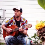 Matje mixe habilement cumbia et reggae pour son nouveau single "Ton Soleil" 3 Matje présente son single Ton soleil, entre influences cumbia, reggae et mélodies de kora africaine.