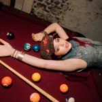 Piper Connolly livre son nouvel EP « too much » 3 Piper Connolly dévoile son nouvel EP « she’s too much! »