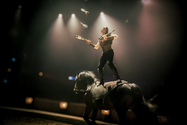 Les Folies Gruss à Paris, spectacle équestre et musical de la saison 2026-2027.